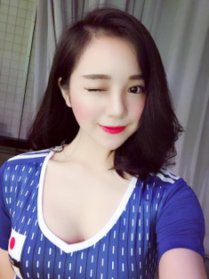 Từ “hot girl ngủ gật” đến “hot girl World Cup”, cô nàng xinh đẹp này là ai?