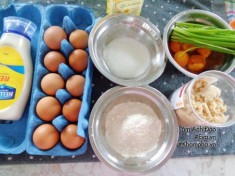 Công thức bánh bông lan trứng muối mềm thơm ăn sáng ngon miễn chê