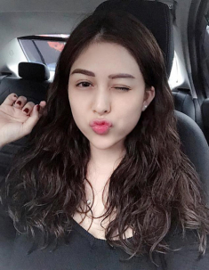 Hotgirl 20 tuổi quyết làm mẹ đơn thân, vừa học đại học, vừa kiếm tiền nuôi con