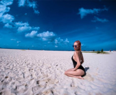 Sao Việt thi nhau diện bikini như ‘đặc sản’ mùa hè: Ai nóng bỏng hơn?