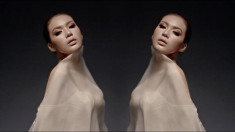 Siêu mẫu Minh Tú bất ngờ hóa nữ thần 2 đầu với thiết kế của Chung Thanh Phong