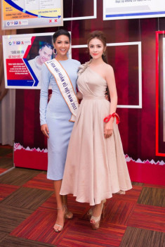 Hoa hậu Thư Dung cùng H’Hen Niê chung tay vì cộng đồng