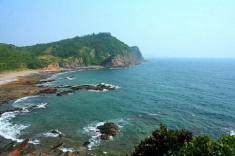Quên Hạ Long đi, đây mới là hòn đảo đáng đến ở Quảng Ninh, đã đẹp lại rẻ