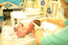 10 tiêu chuẩn của một em bé khỏe mạnh lúc mới sinh