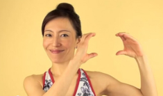 Các động tác trẻ hóa bằng yoga cho khuôn mặt (P1)