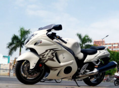  ‘Chim ưng’ Suzuki Hayabusa 2011 đầu tiên tại Việt Nam 