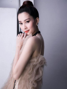 Giật mình những bí quyết khiến Hoa hậu Đặng Thu Thảo được ví như “thần tiên tỉ tỉ” Việt Nam
