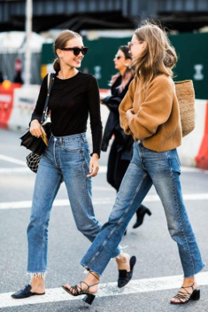 Kiểu quần jeans vừa thoải mái lại không lỗi mốt đang được lòng chị em