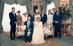 Mặc gì cũng bị bắt lỗi, cô dâu mới của Hoàng gia Anh quá lép vế với công nương Kate