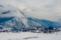 Choáng ngợp trước cảnh sắc đẹp ma mị của Bhutan khi vào đông