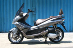  Honda PCX độ phong cách Piaggio X9 