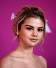 Nhờ cậy “phù thủy” make up gốc Việt, Selena Gomez đã trở nên quyến rũ thế này đây!