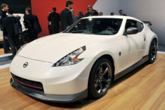  Nissan giảm giá bán 370Z đời 2014 