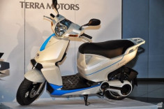  Terra A4000i – scooter điện kết nối iPhone 