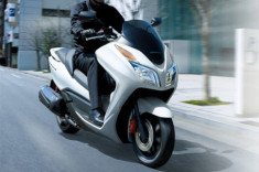  Honda ra mắt Forza SI scooter mới tại Indonesia 