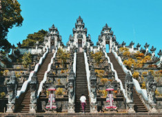 Đền Pura Lempuyang Luhur - chiếc cổng trời bước ra từ thần thoại