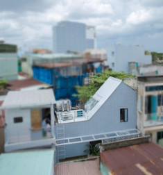 Vợ chồng trẻ ở Sài Gòn xây nhà 16m2 trong hẻm mà tiện nghi đến “phát thèm”