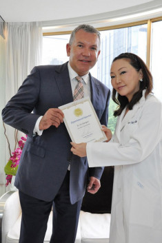 Dr. Eri Katagiri - Bác sĩ nội khoa thẩm mỹ Nhật đoạt giải bàn tay vàng Châu Á