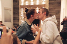 Justin Bieber khiến vợ Hailey Baldwin bật khóc nức nở trong dịp sinh nhật tuổi 22 vì món quà đặc biệt