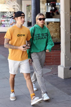Justin Bieber và Hailey Baldwin trở thành nguồn cảm hứng hóa trang của giới trẻ Hollywood