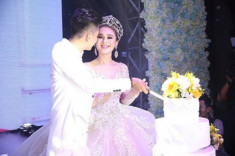 Lâm Khánh Chi tiết lộ đám cưới cổ tích đã khiến cô “lỗ sạt nghiệp”