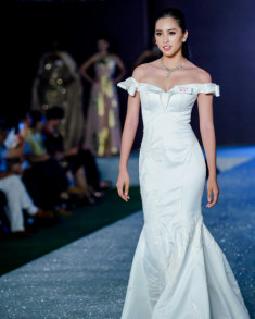 Lộ diện chiếc đầm lộng lẫy của Hoa hậu Tiểu Vy tại đêm chung kết Miss World