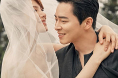Nữ ca sĩ ‘Hậu duệ mặt trời’ cùng tài tử Jo Jung Suk khoe bộ ảnh đẹp như mơ sau khi tuyên bố kết hôn