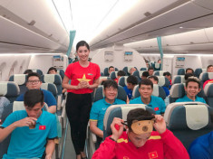 Nữ tiếp viên hàng không xinh đẹp khiến fan hâm mộ “ghen tỵ”