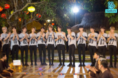 EXID thích thú nặn tò he, The Boyz làm “aegyo” vô cùng đáng yêu tặng fan Việt.