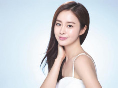 Gần U40, Kim Tae Hee vẫn được người Hàn Quốc khen ngợi hết lời nhờ bí quyết sau!