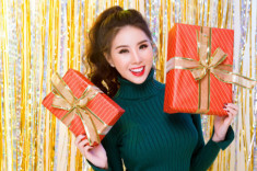 Hoa hậu Ngọc Trâm khoe vẻ đẹp ngọt ngào trong bộ ảnh đón Giáng Sinh