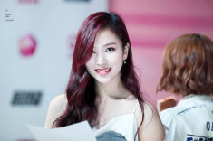 Netizen hết lời khen ngợi Mina (TWICE) khi đăng ký hiến tạng