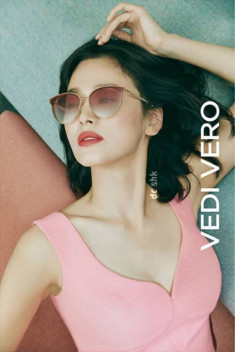 Song Hye Kyo khẳng định vẻ đẹp đẳng cấp nữ thần dù đã 38 tuổi trong loạt ảnh quảng cáo mới nhất