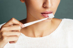 10 mẹo làm đẹp với bàn chải đánh răng không phải ai cũng biết