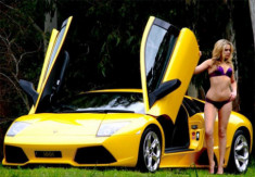 Ảnh lịch người mẫu đồ lót và siêu xe Lamborghini 