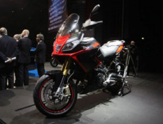  Aprilia Caponord 1200 - đối thủ của Ducati Multistrada 