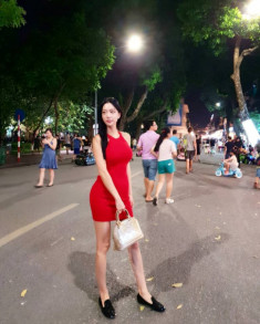 “Bom sex Hàn Quốc” Clara Lee bất ngờ khoe ảnh du lịch tại Việt Nam
