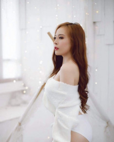 Cô nàng hot face Minh Nguyệt khoe bộ ảnh siêu sexy đón Noel