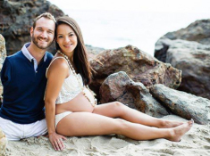 Đã có 2 con, Nick Vujicic bất ngờ khoe vợ đẹp mang bầu lần 3, sinh thêm 2 con nữa