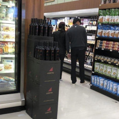Dù liên tục phủ nhận nhưng Hyun Bin - Son Ye Jin tiếp tục bị bắt gặp hẹn hò tại siêu thị