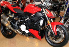  Ducati Streetfighter 2010 đầu tiên tại Việt Nam 