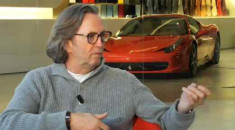  Eric Clapton đòi ‘chế’ riêng siêu xe Ferrari 