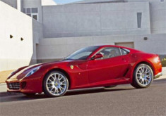  Ferrari 599 Fiorano có giá 260.000 USD 