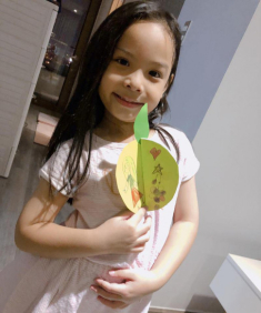 Giật mình: Đã 6 tuổi được mời lên lớp 2, con gái Phạm Quỳnh Anh còn giỏi nhất nhì lớp