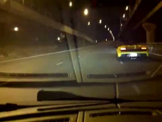  Hai siêu xe Lamborghini Gallardo đua trên cao tốc 