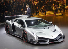  Lamborghini Veneno dẫn đầu ‘Xe xấu nhất mọi thời đại’ 