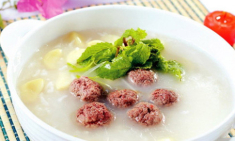 Mẹ nấu cháo ngon, con ăn thun thút