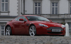  Những biến đổi trên Aston Martin V8 Vantage 2009 