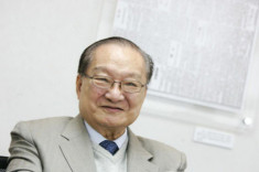 Tác giả hàng loạt tiểu thuyết võ hiệp huyền thoại - Kim Dung qua đời ở tuổi 94