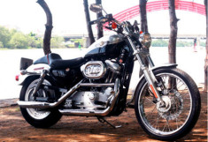  Tạo dáng cùng Harley Davidson Sportster 883 